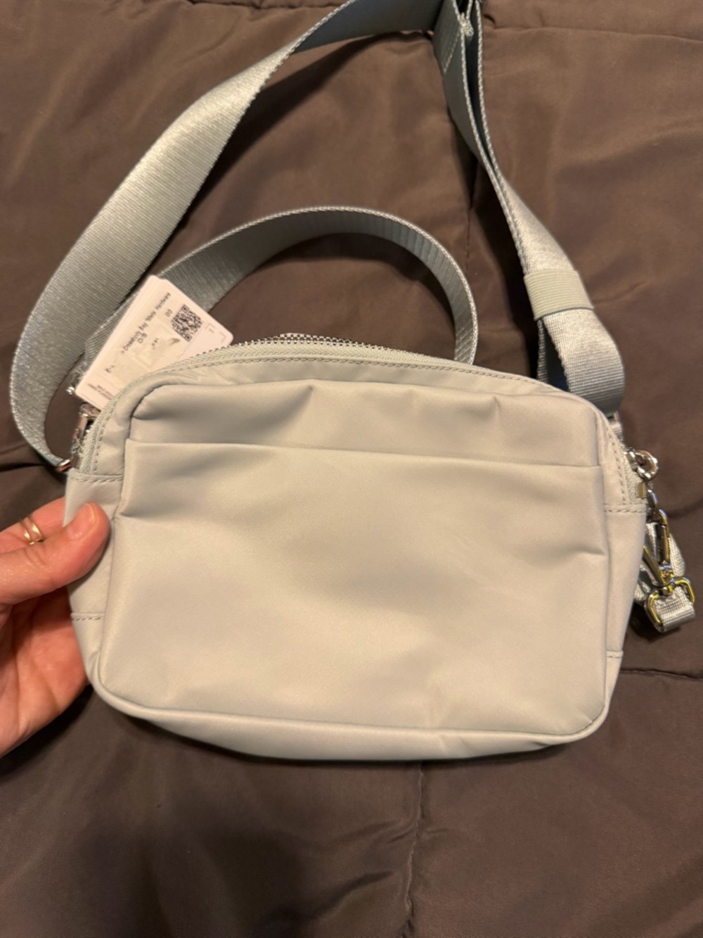 lululemon athletica Everywhere Crossbody Bag in Pelican - Picture 3 of 6